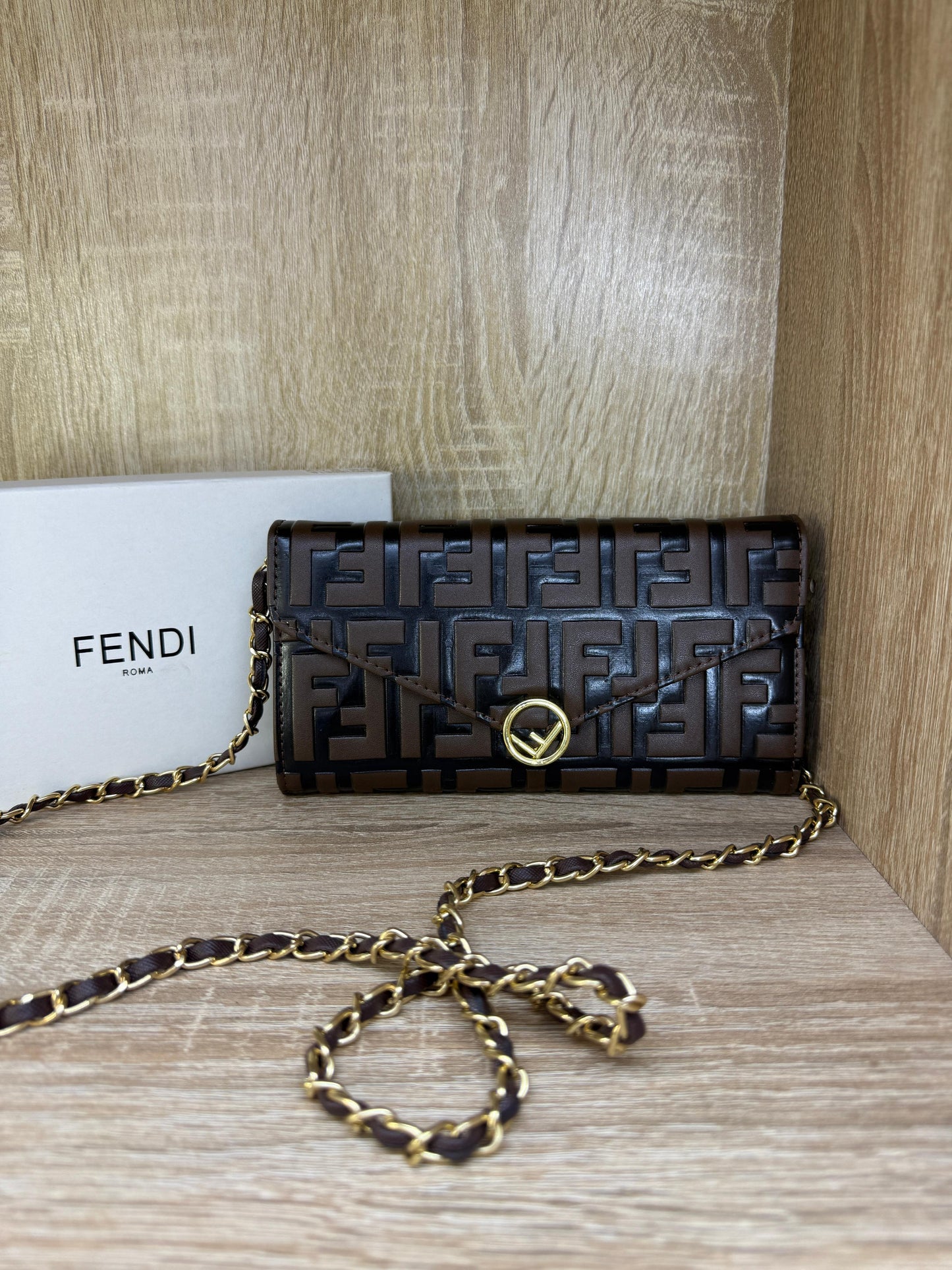 POCHETTE FENDI AVEC BANDOULIÈRE FEMMES